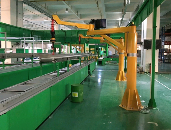 Электрический манипулятор на колонне в Череповце Электрический манипулятор на колонне в Череповце