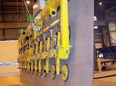 Вакуумная грузозахватная траверса г/п до 10 тонн, поворот груза на 90° в Череповце Вакуумная грузозахватная траверса г/п до 10 тонн, поворот груза на 90° в Череповце